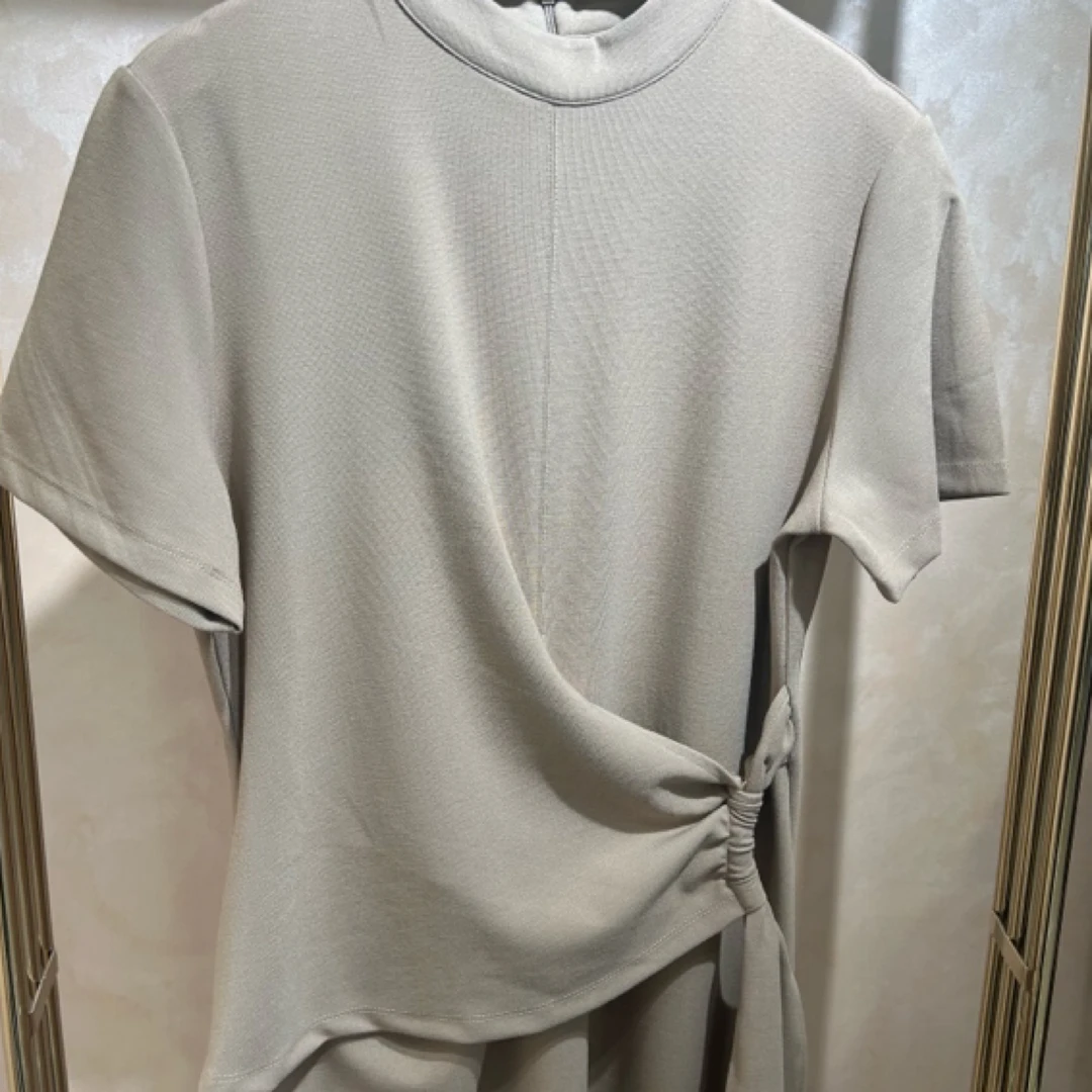 女士腰边挂绳连衣裙