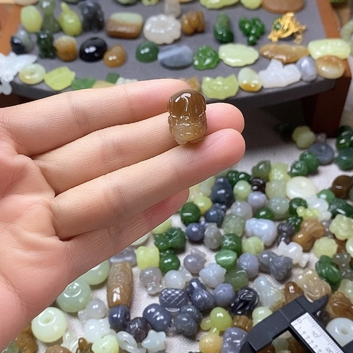 未镶嵌和田玉挂件貔貅