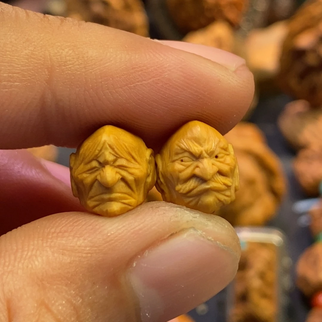 罗汉头一对潍坊核雕