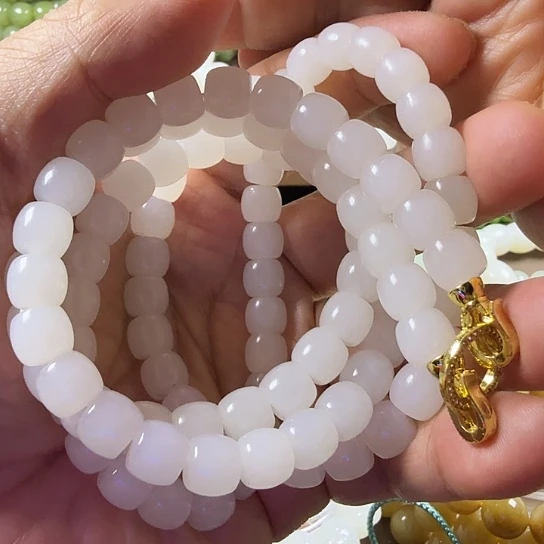 笑***着和田玉（糖玉）未镶嵌颈饰