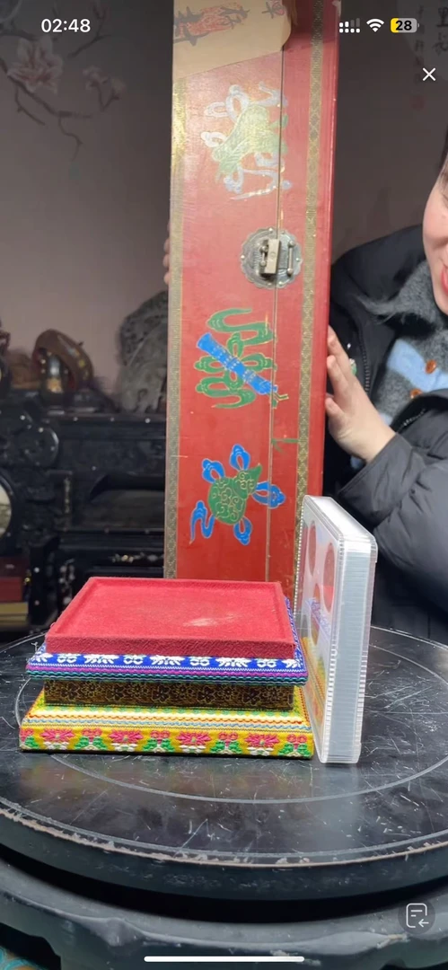 特色摆件特色摆件红色木盒花