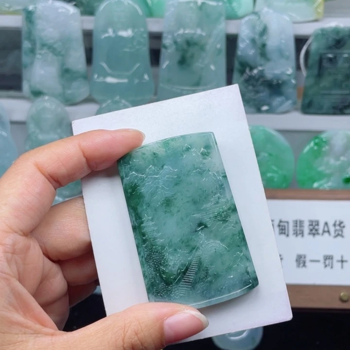 颈饰未镶嵌翡翠山水牌