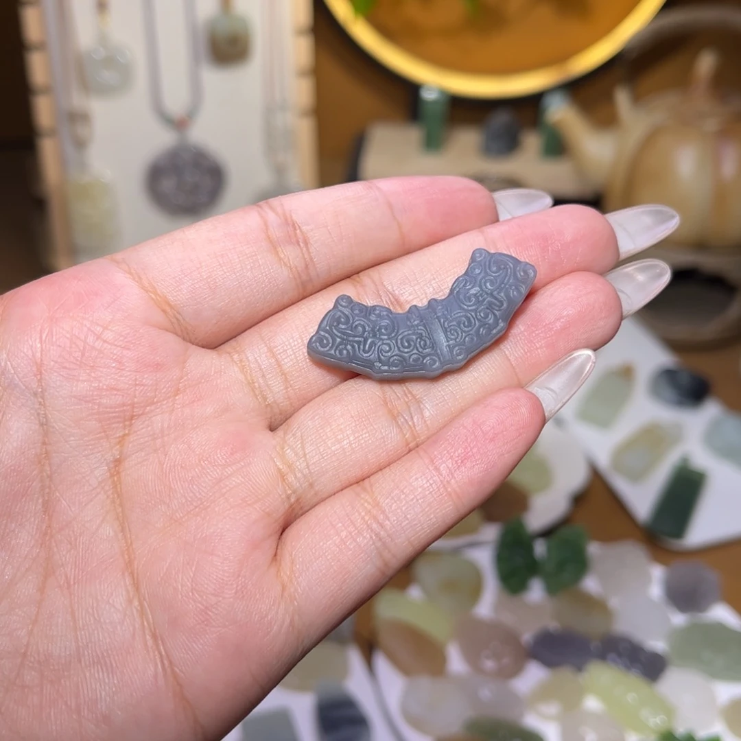 上***梦和田玉未镶嵌颈饰