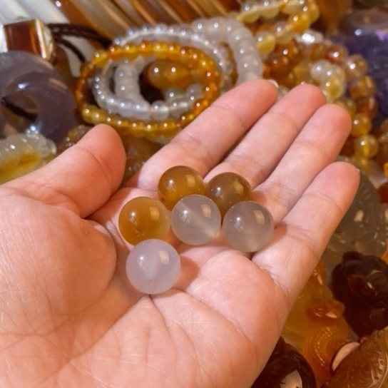 玛瑙/玉髓玛瑙珠子未镶嵌一**岸