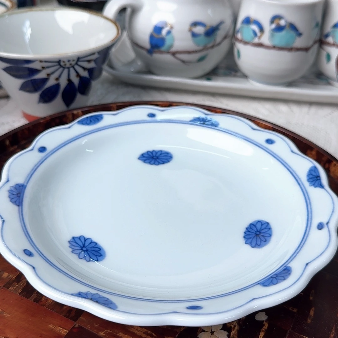 瓷片1只蓝凛堂18.5厘米花边盘，全心