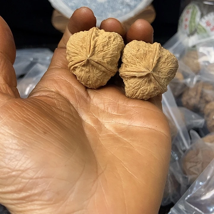 把件文玩核桃云南铁核桃基地99