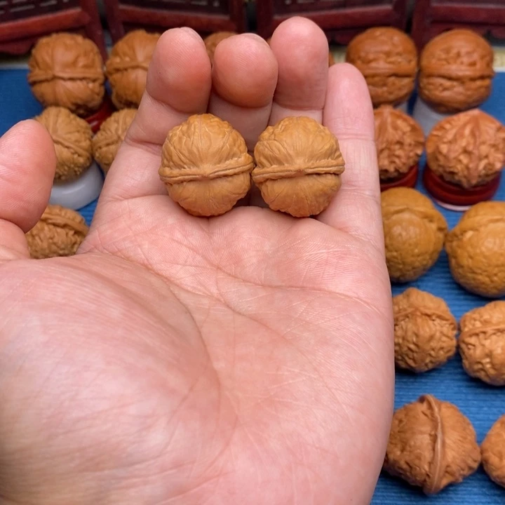 文玩核桃把件精品小手捻