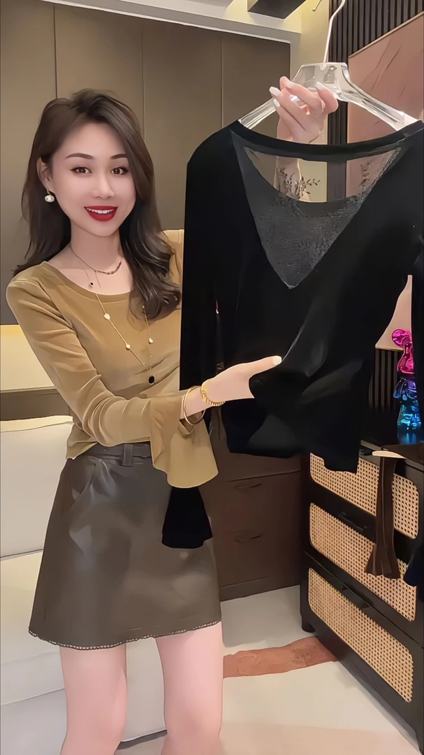 秋季新款时尚气质休闲修身显瘦大码丝绒后背蕾丝长袖T恤打底上衣