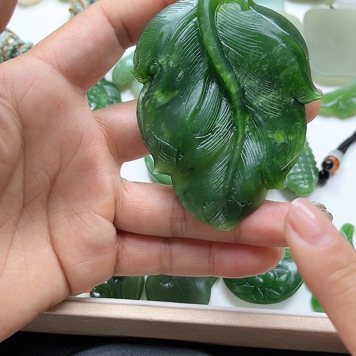 【闪购商品】颈饰未镶嵌和田玉阿***行