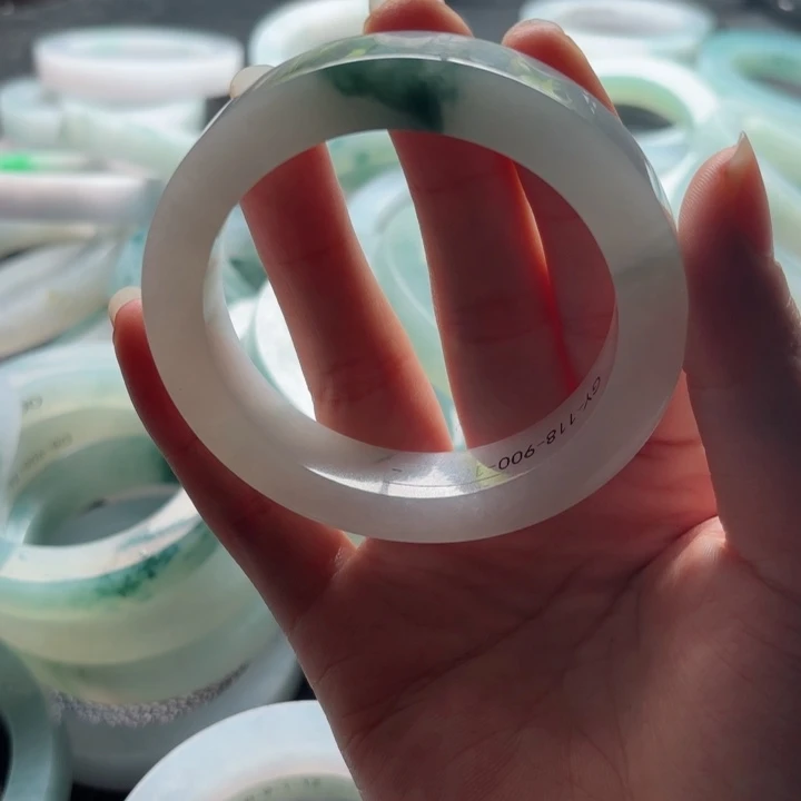 远***方定制翡翠未镶嵌不退不换