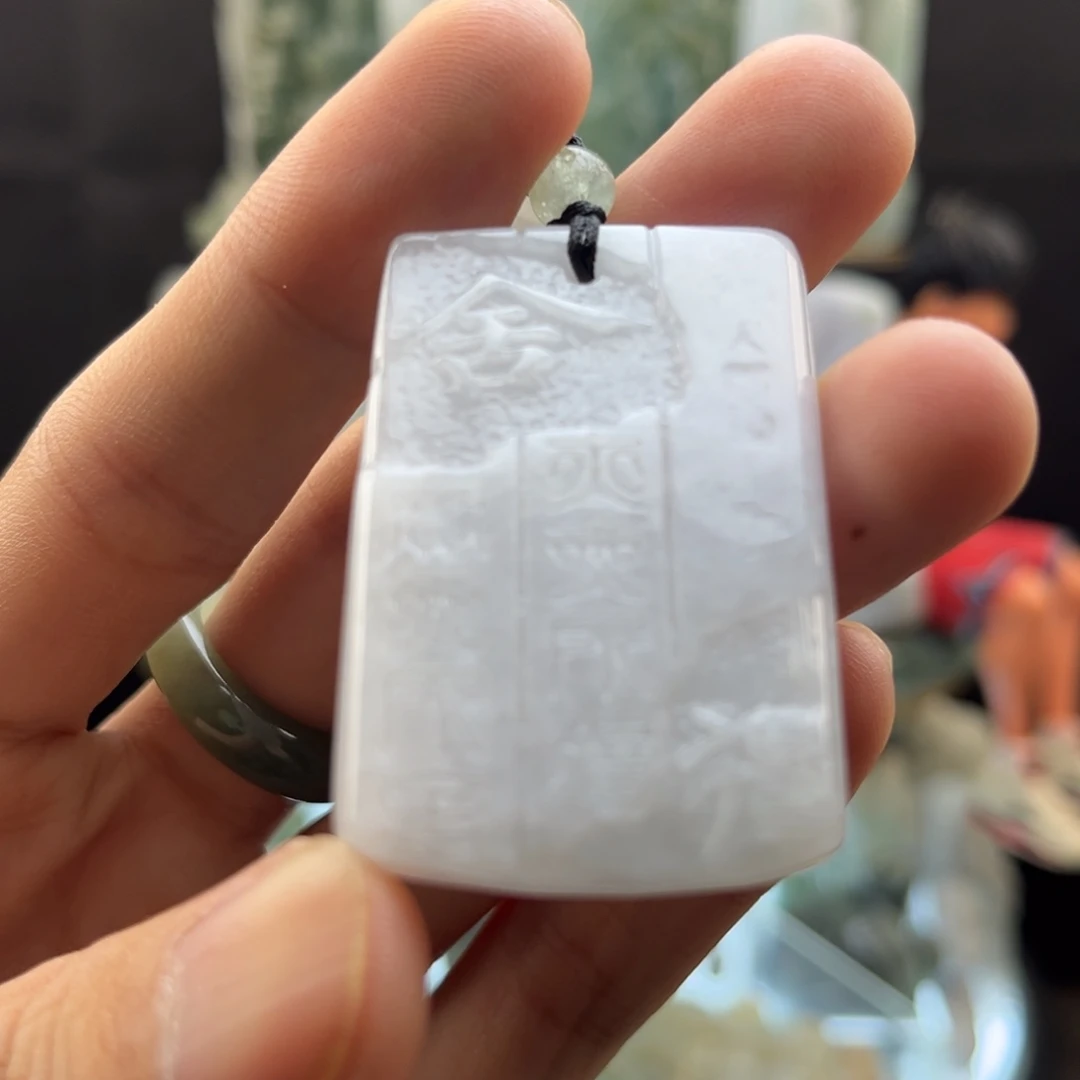 翡翠未镶嵌颈饰舍得