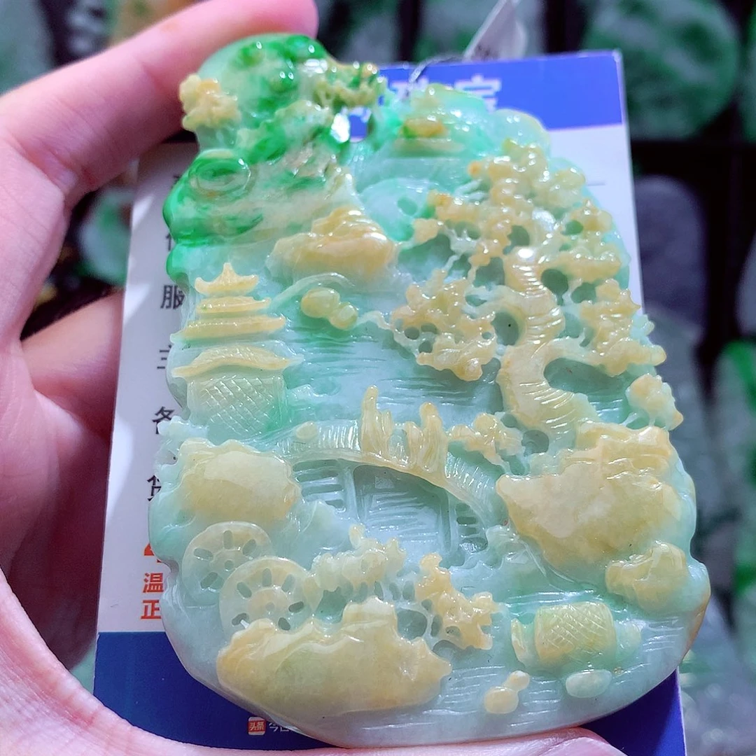 翡翠未镶嵌颈饰挂件