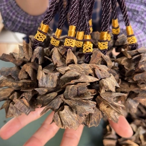 沉香摆件乌身壳子挂件多样性发1串