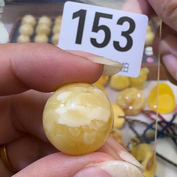 未镶嵌琥珀裸石19.4微微瑕