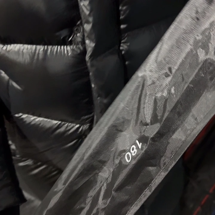 微瑕疵1.8米路亚竿随机色发一只