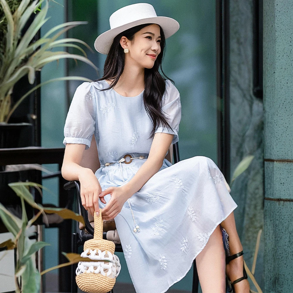 衣香丽影莱赛尔刺绣连衣裙女2025年夏季新款法式收腰仙女裙子