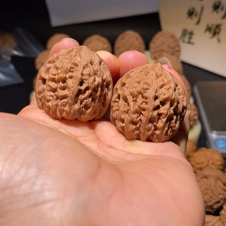 文玩核桃吊坠野牛35