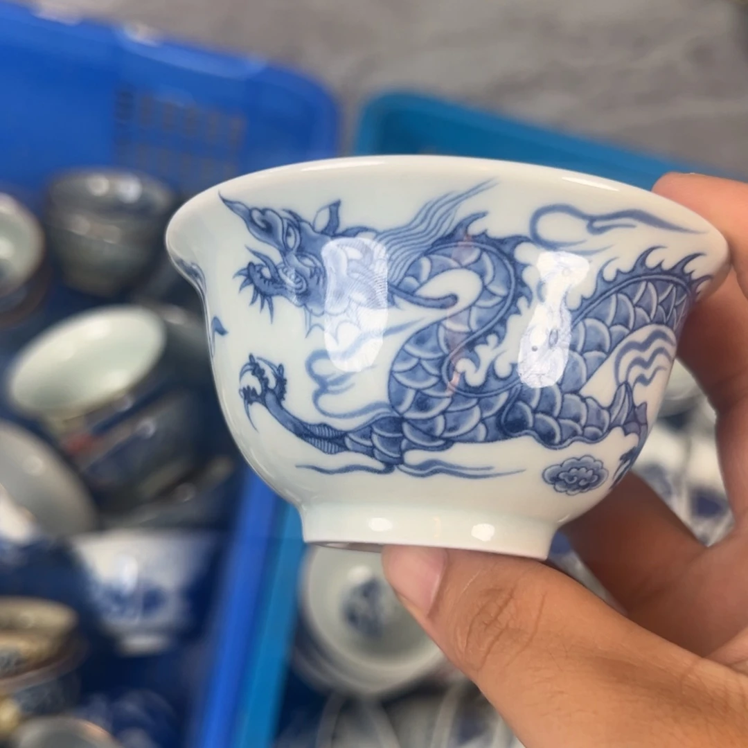 白青花铠甲龙压手杯全