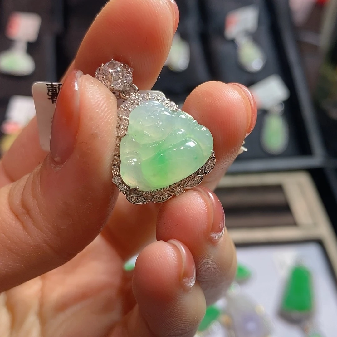 翡翠颈饰银S925镶嵌天然翡翠