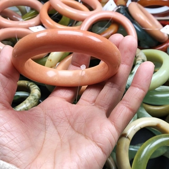 蛇纹石玉手镯未镶嵌顺**然