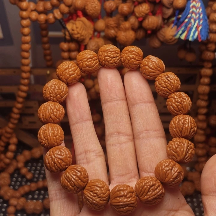 木质类龙纹桃枭挂件