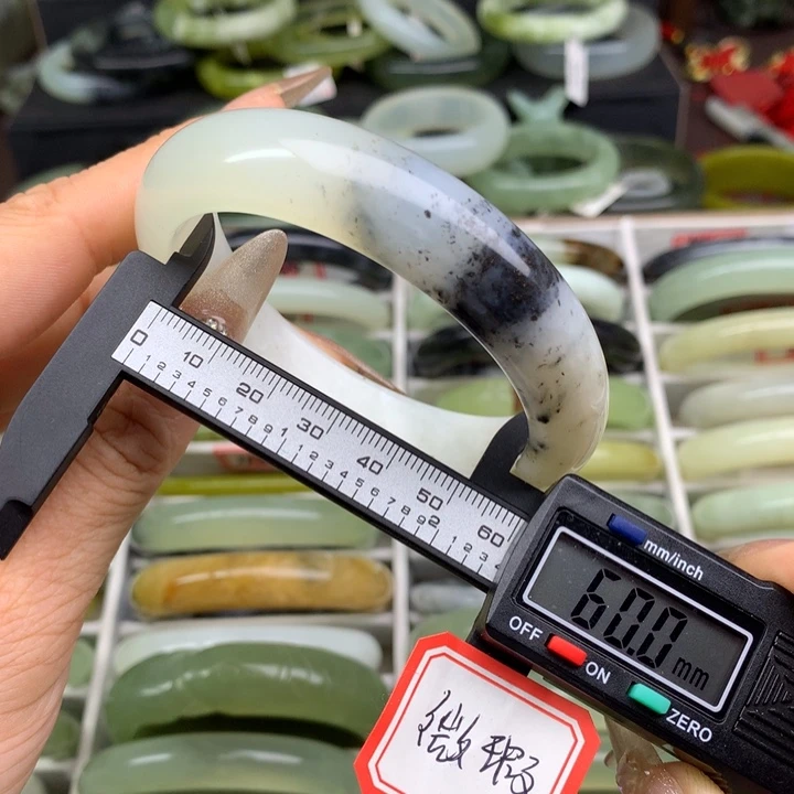 蛇纹石玉未镶嵌手镯487