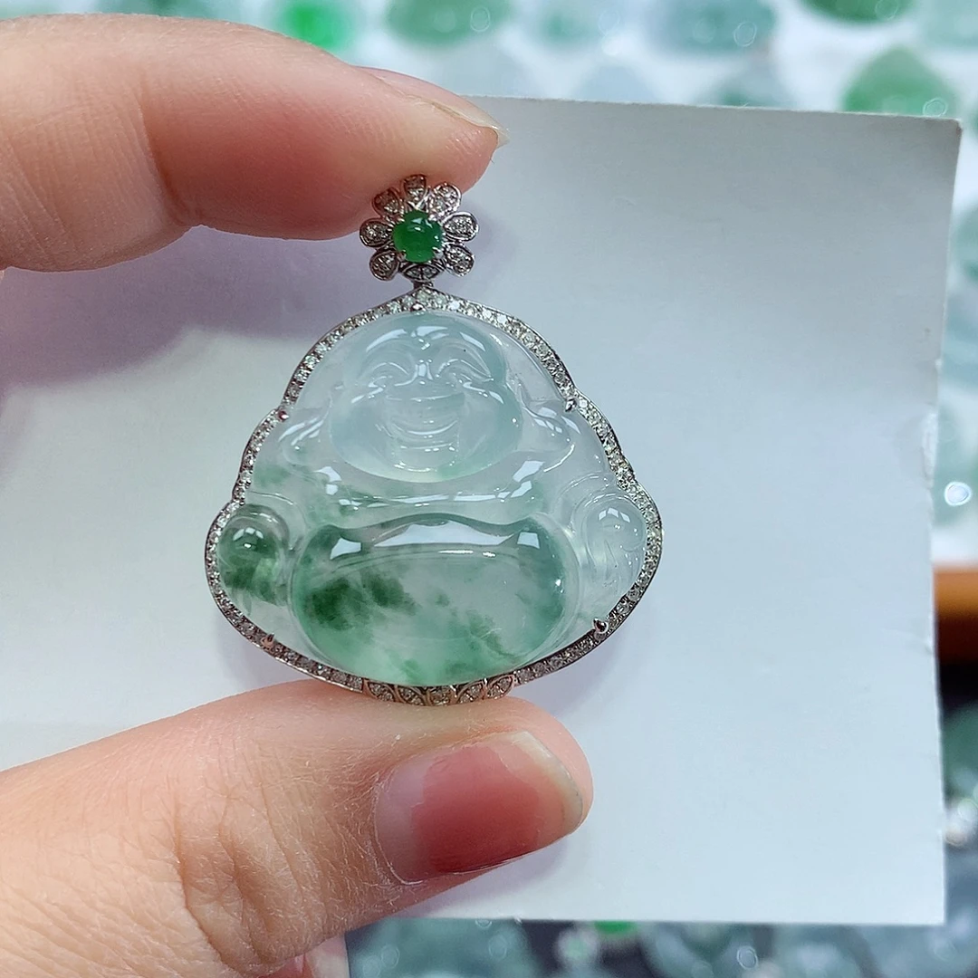 翡翠18K金镶嵌颈饰佛公