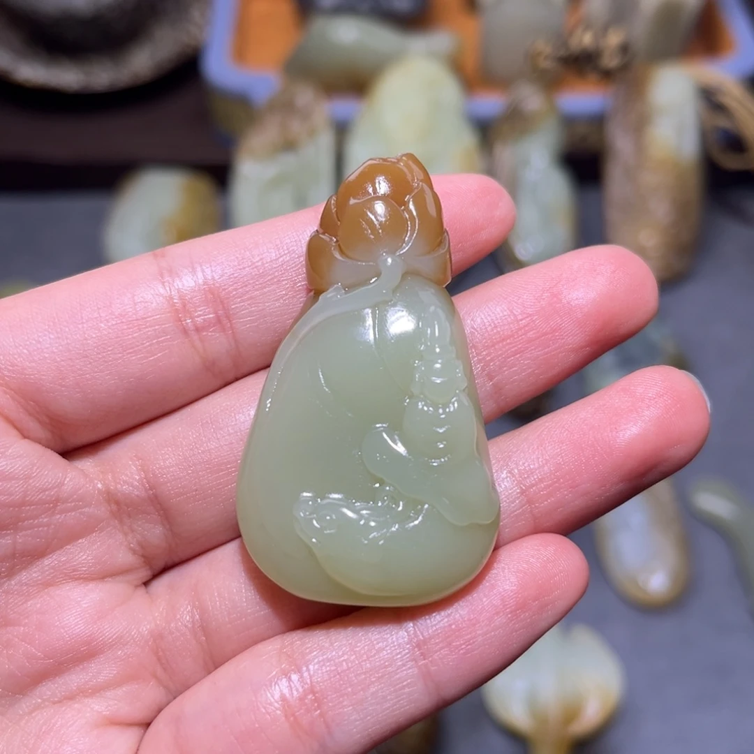 和田玉（糖玉）未镶嵌挂件