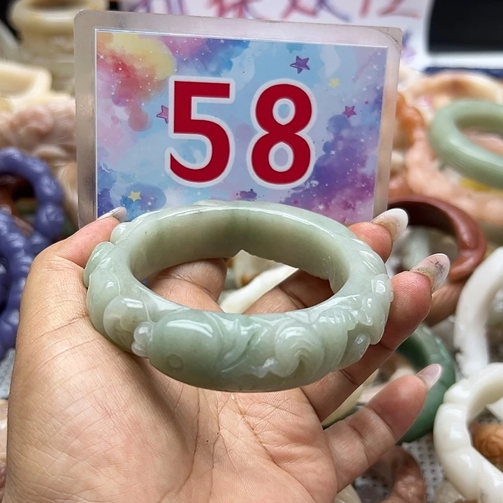 未镶嵌手镯石英岩玉