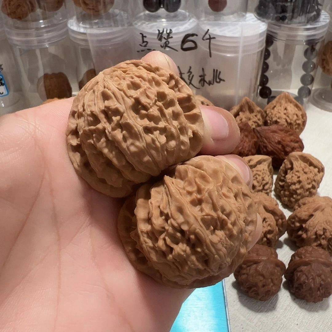 22号文玩核桃40尺白狮子
