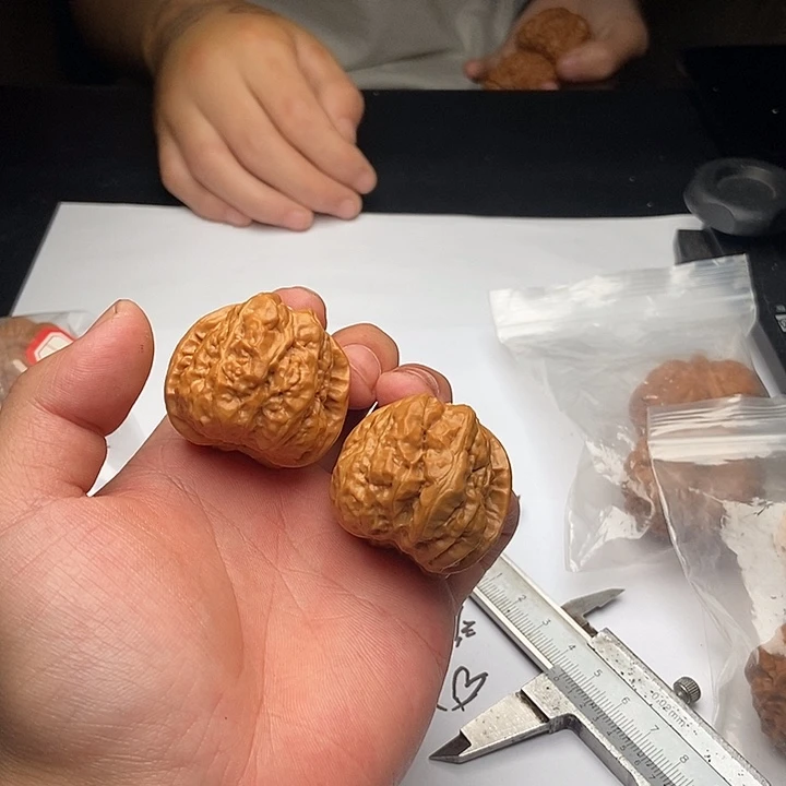 桃核吊坠打火机不可开交