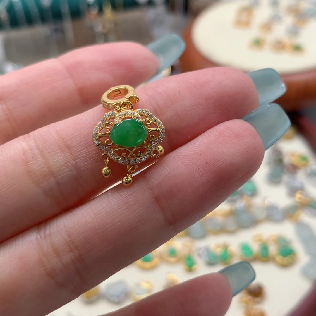 翡翠银S925镶嵌颈饰随型