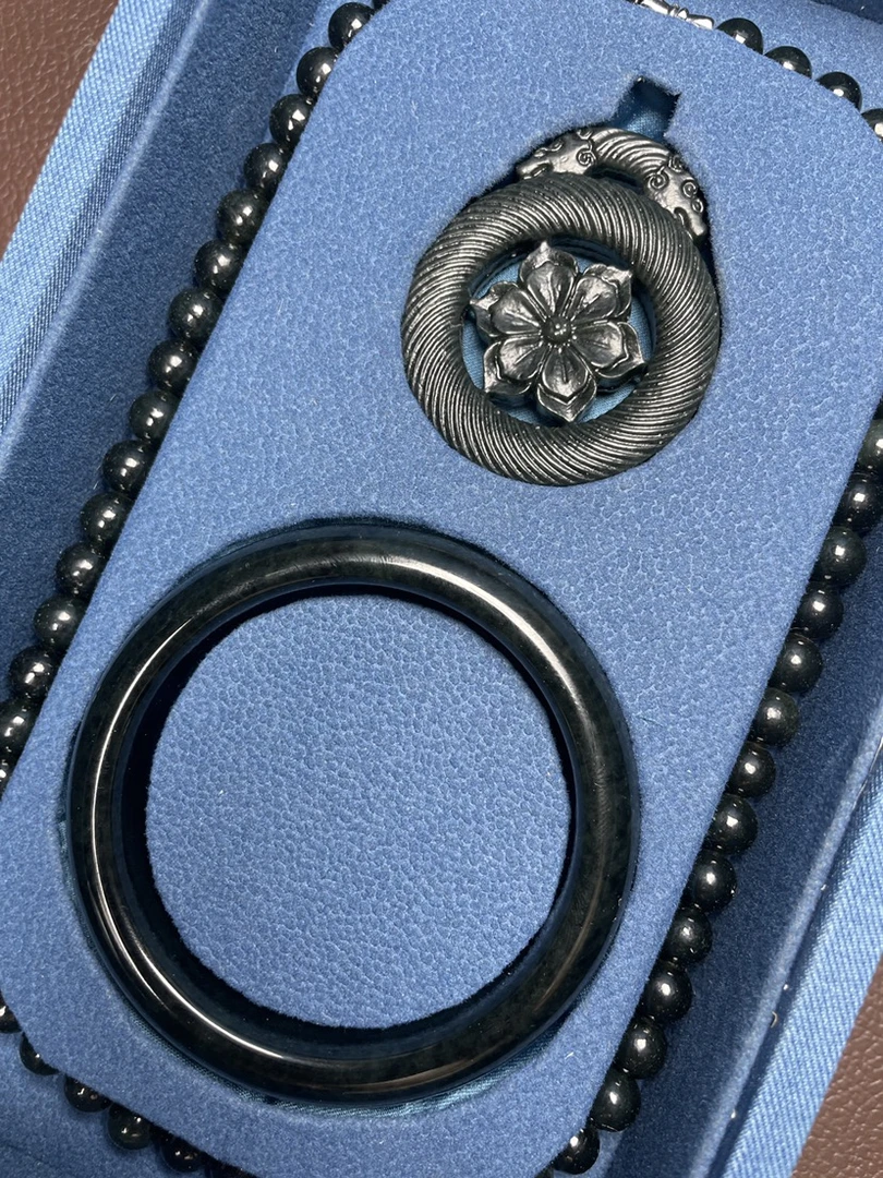 【集团臻选】纯天然精品和田玉套装手镯项链吊坠(多样性拍一发一）