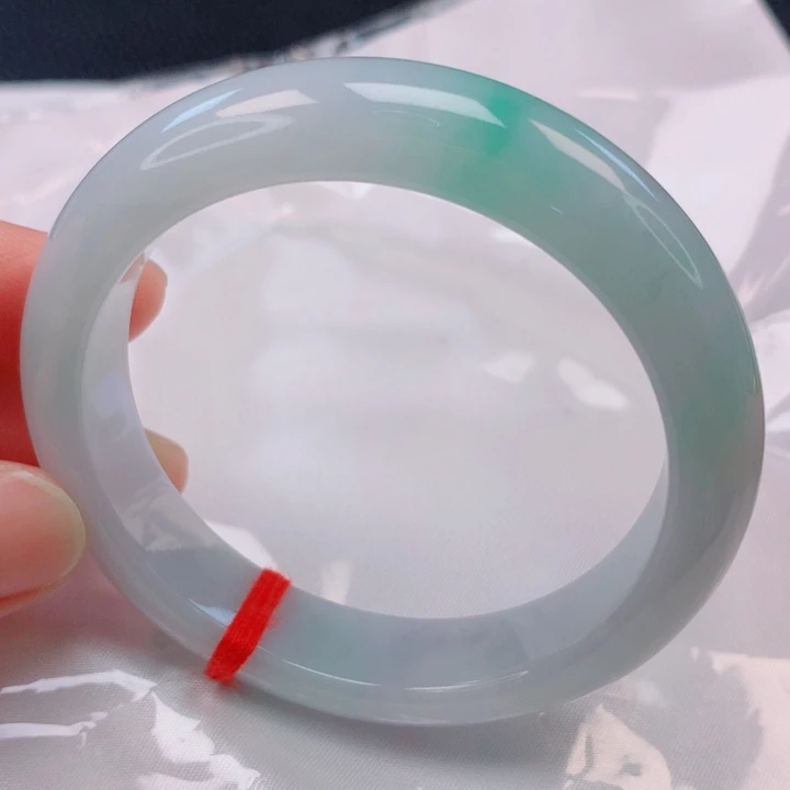 未镶嵌手镯翡翠55圈口高货微微瑕放漏