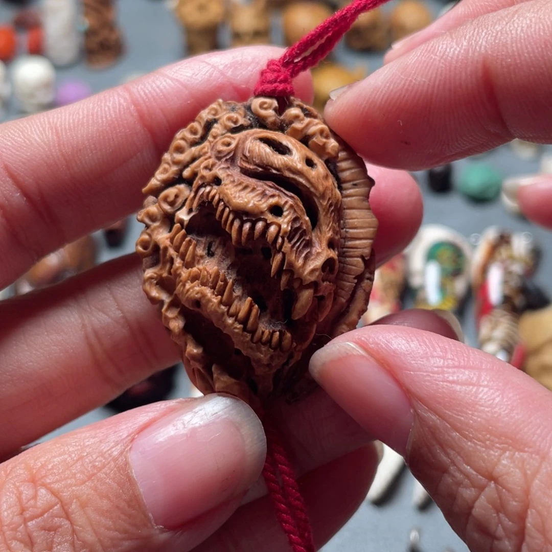 骷髅吞噬单粒一个