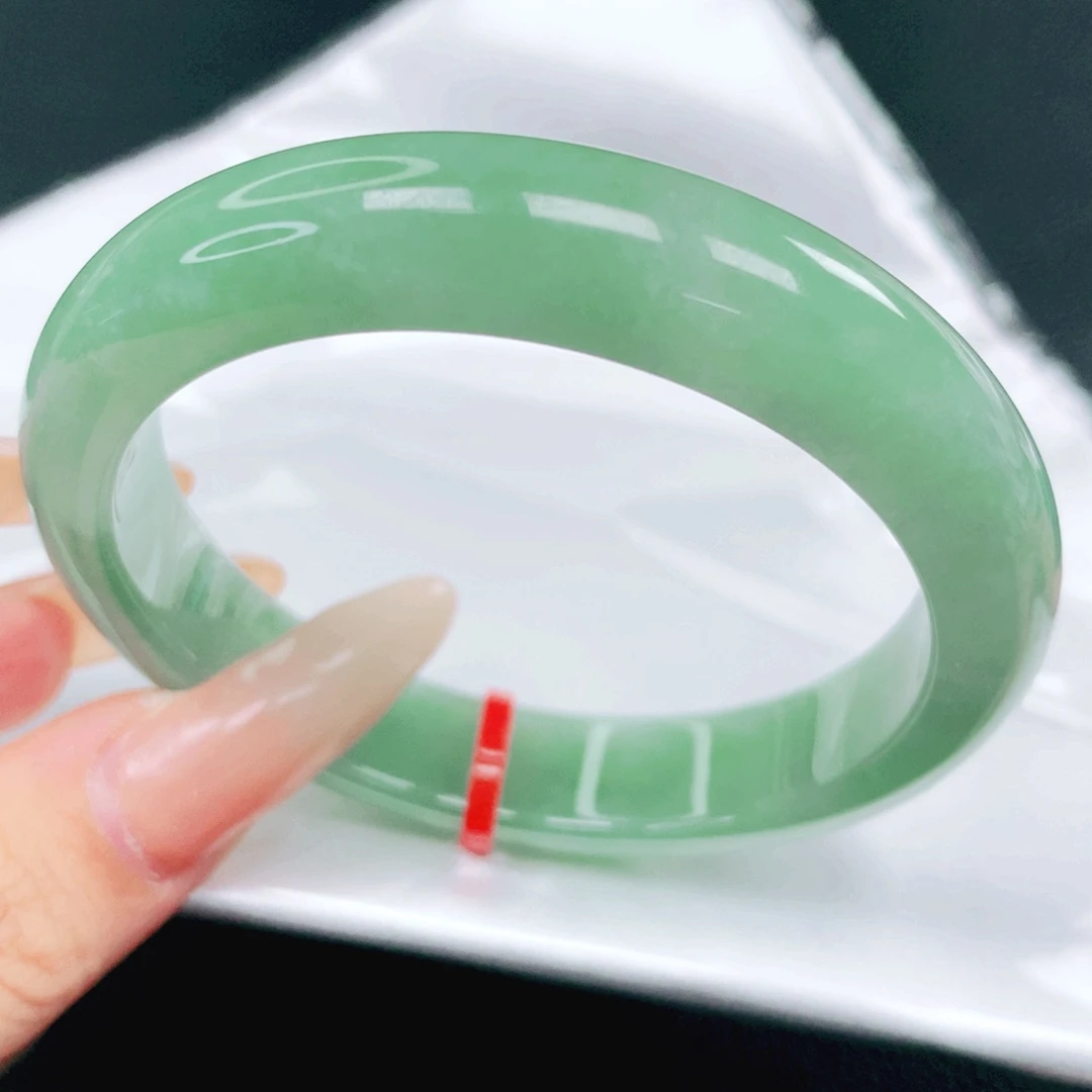 翡翠未镶嵌手镯54.55