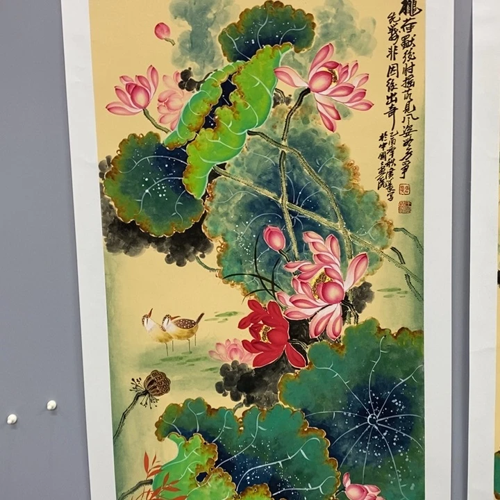 手绘作品等多种形式进行