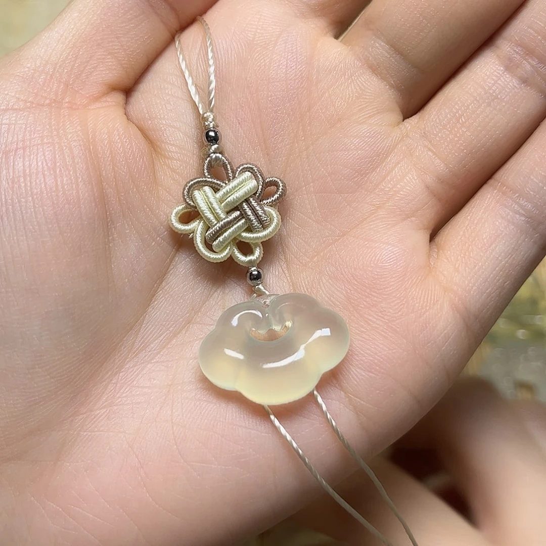 春***场岫玉未镶嵌颈饰吊坠