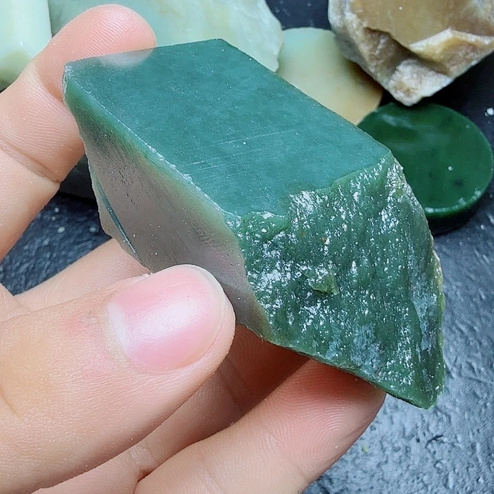 和田玉（糖玉）未镶嵌珠宝奇石
