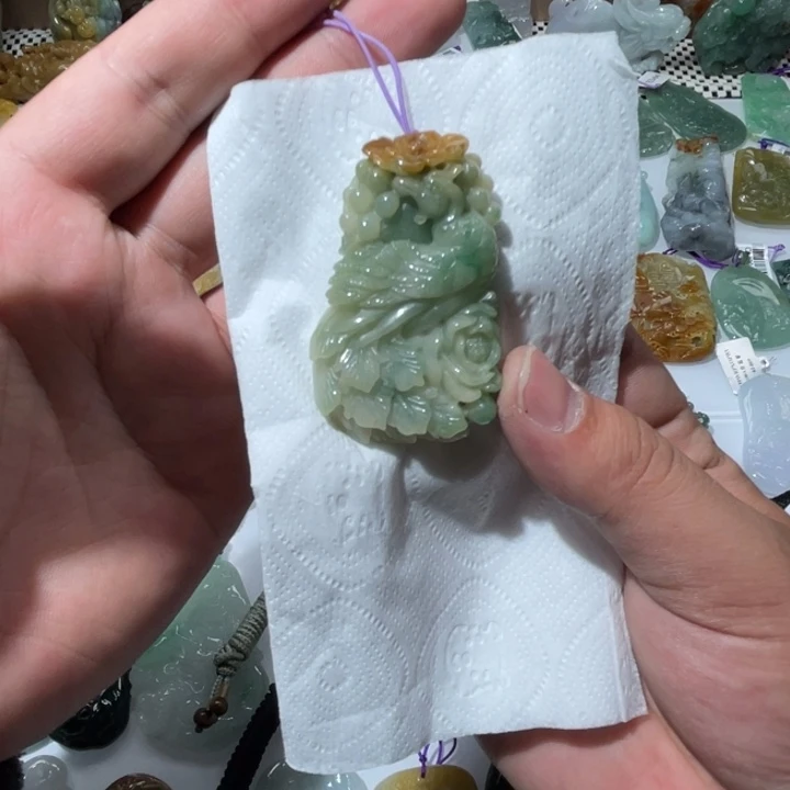 翡翠颈饰未镶嵌天然