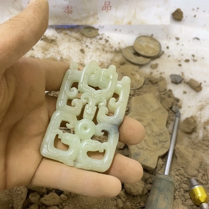 未镶嵌和田玉（糖玉）挂件