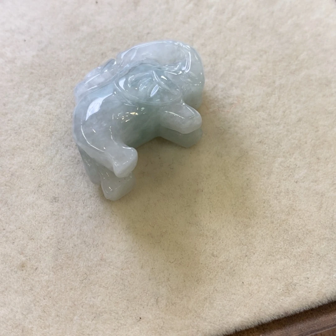 翡翠挂件未镶嵌西**溪翡翠挂件