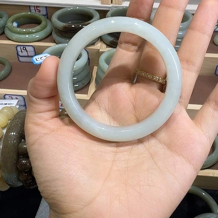 雁***和田玉（糖玉）未镶嵌手链