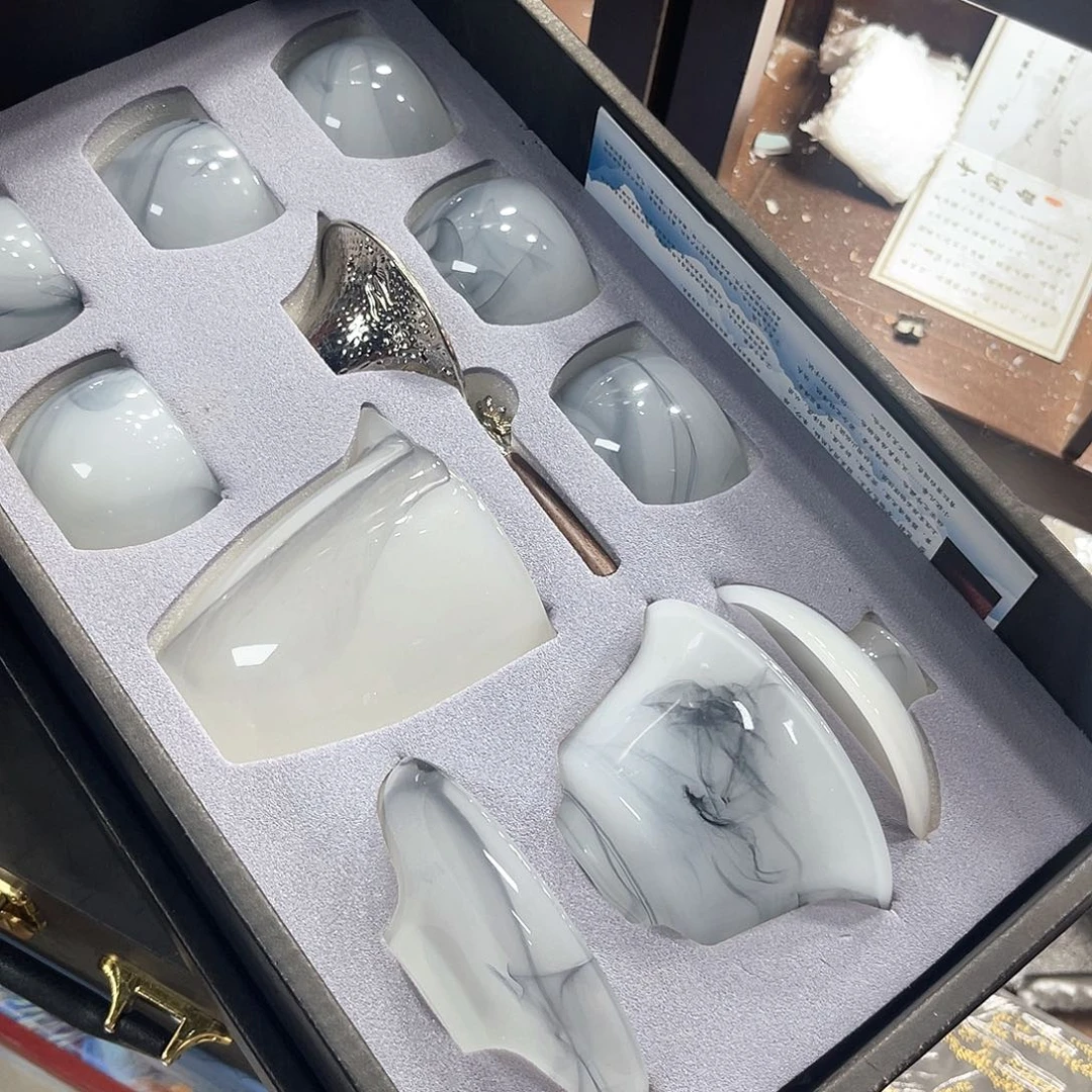 孤品茶具套装等。