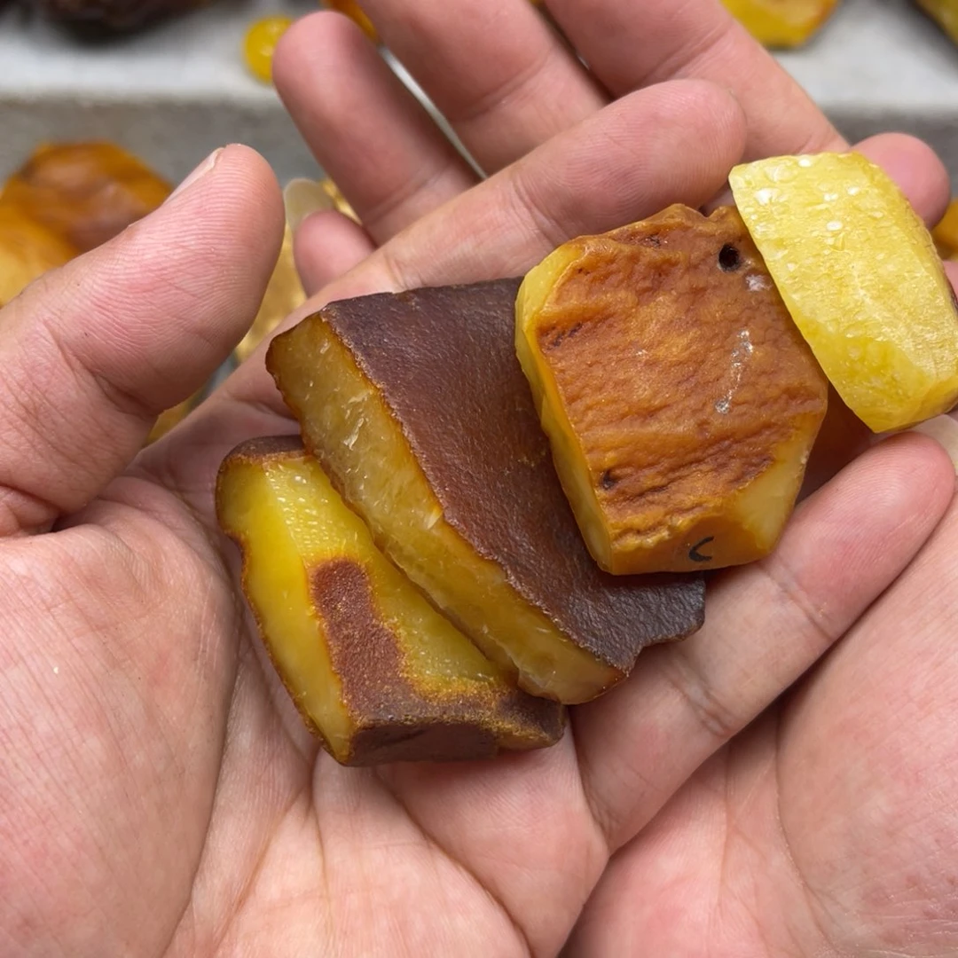 定制蜜蜡未镶嵌小****)原石