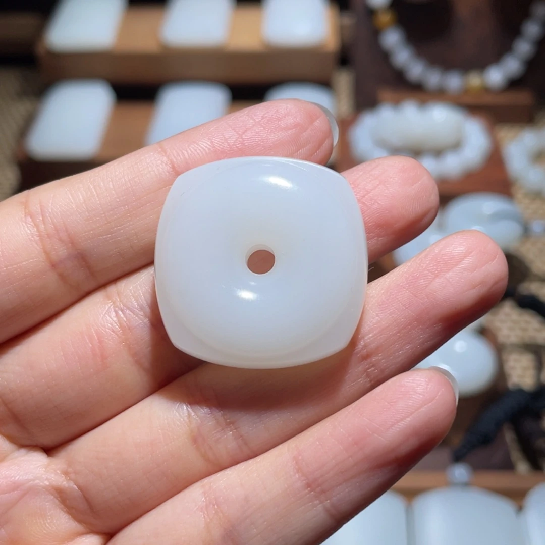 未镶嵌手链和田玉卡30