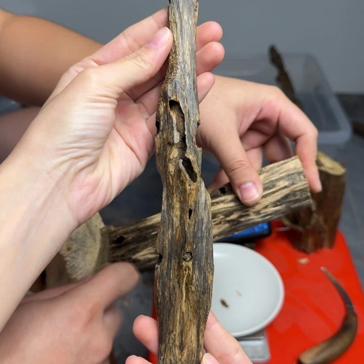 沉香碎屑沉香白棋块料27克