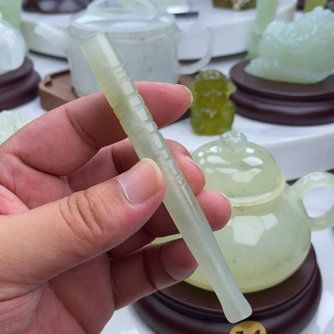 岫玉未镶嵌四大名玉嘴
