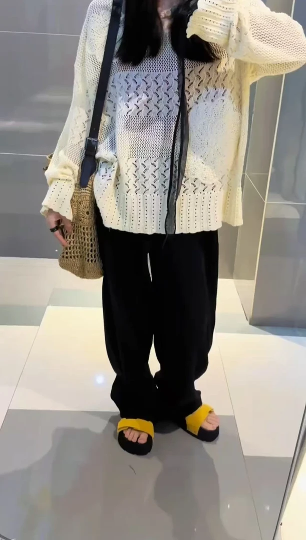 李豆儿 福利 黑色直筒裤子