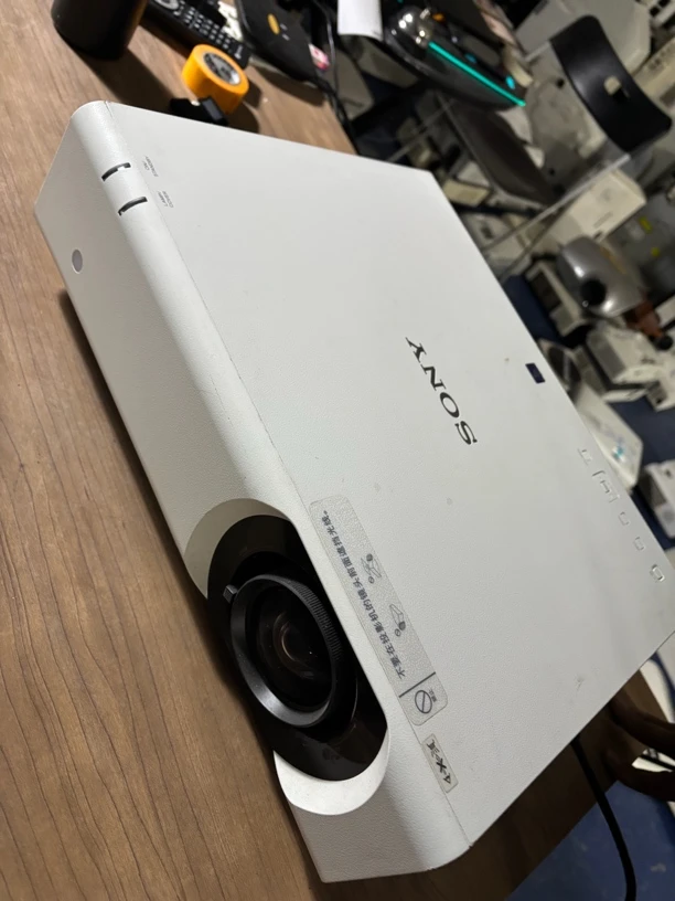 9新 Sony/索尼 二手 Sony 工程投影仪 运费自理